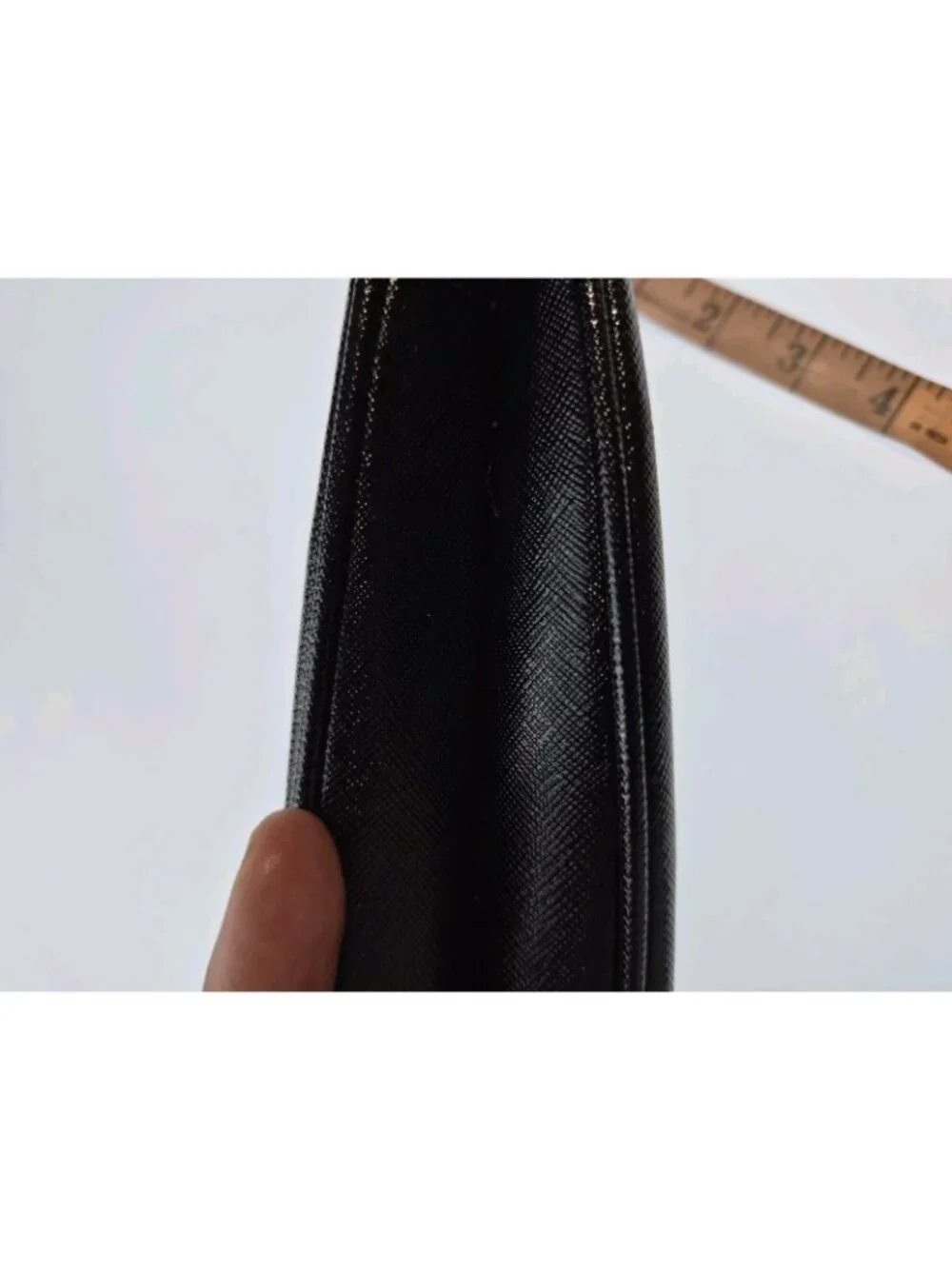 Tory Burch Robinson Round Black Saffiano Leather Crossbody Bag Gold Logo NWOT